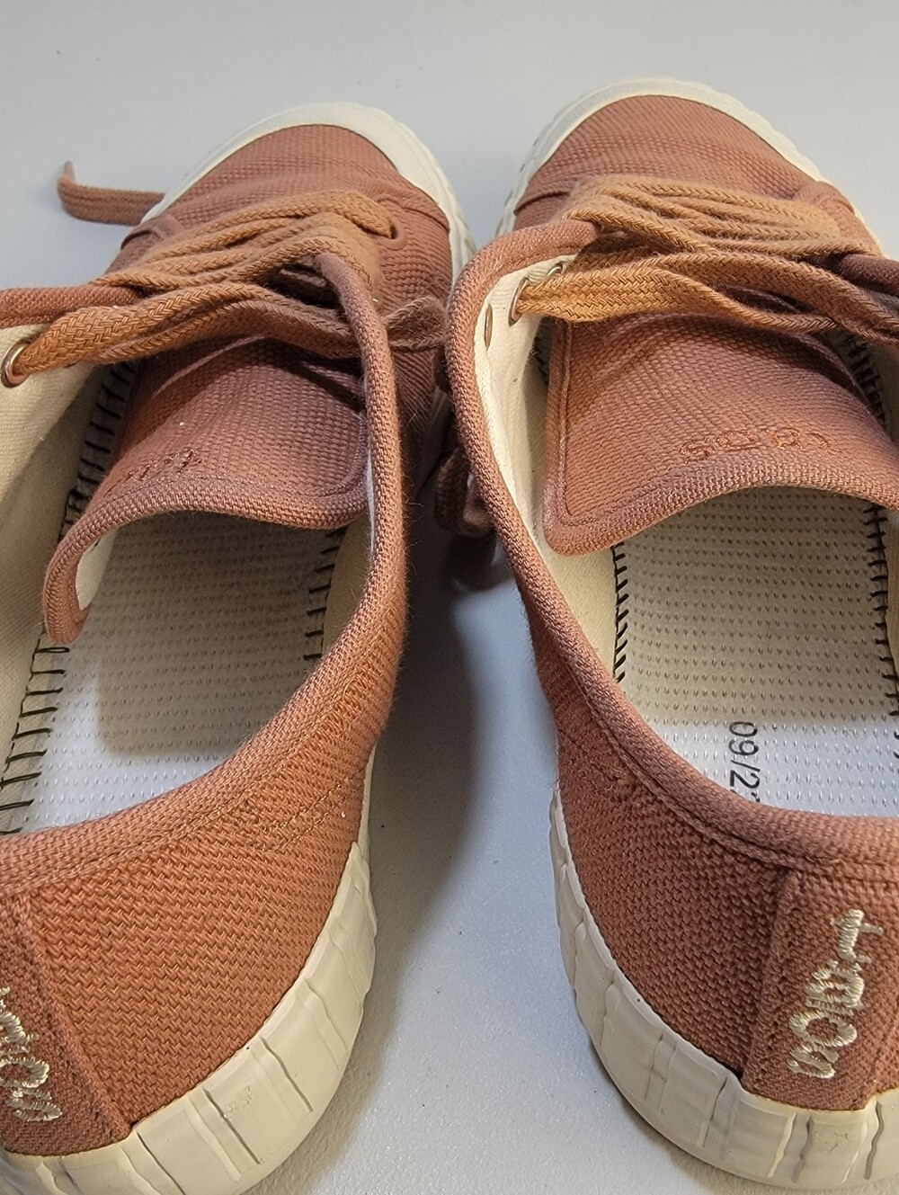 Taos One Vision Sneakers Women's Size 6.5M "Rust" Canvas Shoes Lace Up OVI-19481 - Picture 9 of 13
